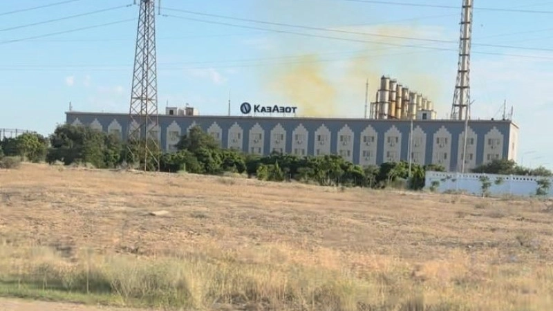 Жители Актау снова пожаловались на желтый дым