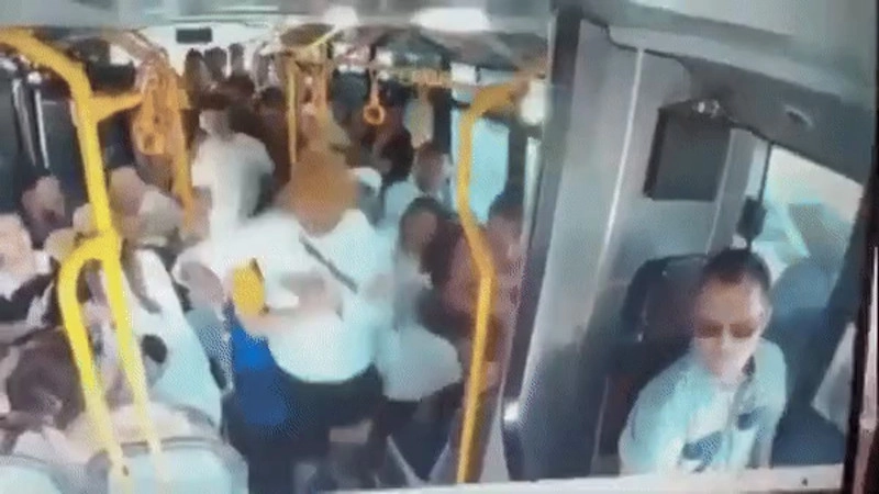 Пассажир ударил водителя автобуса и попал на видео в Актау