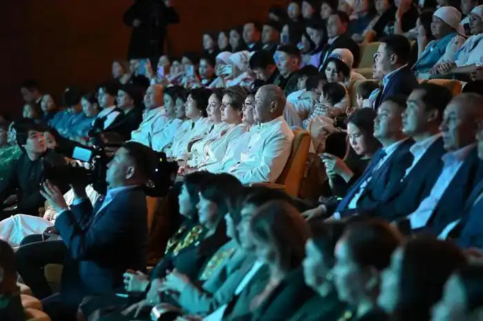 «Мерейлі отбасы – 2025»: В Астане наградили 20 образцовых семей Казахстана (7)