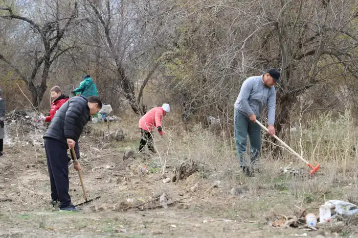«Таза Қазақстан»: в Жетісу провели субботник в преддверии празднования Дня Республики (6)