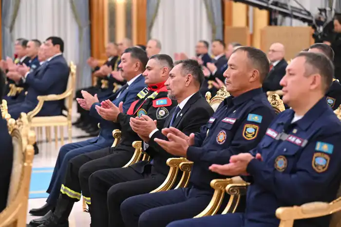 Президент поздравил спасателей с профессиональным праздником (2)