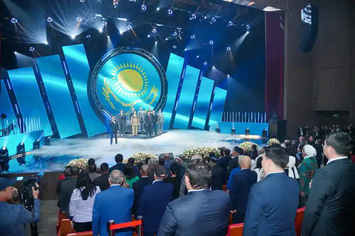 ТҮРКІСТАНДА РЕСПУБЛИКА КҮНІНЕ АРНАЛҒАН «ҚЫРАН ЕЛІМ –ҚАЗАҚСТАНЫМ» САЛТАНАТТЫ ІС-ШАРАСЫ ӨТТІ (10)