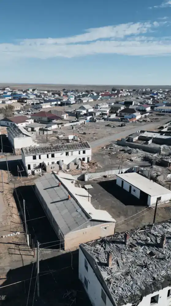 В Исатайском районе сносят аварийные дома (3)