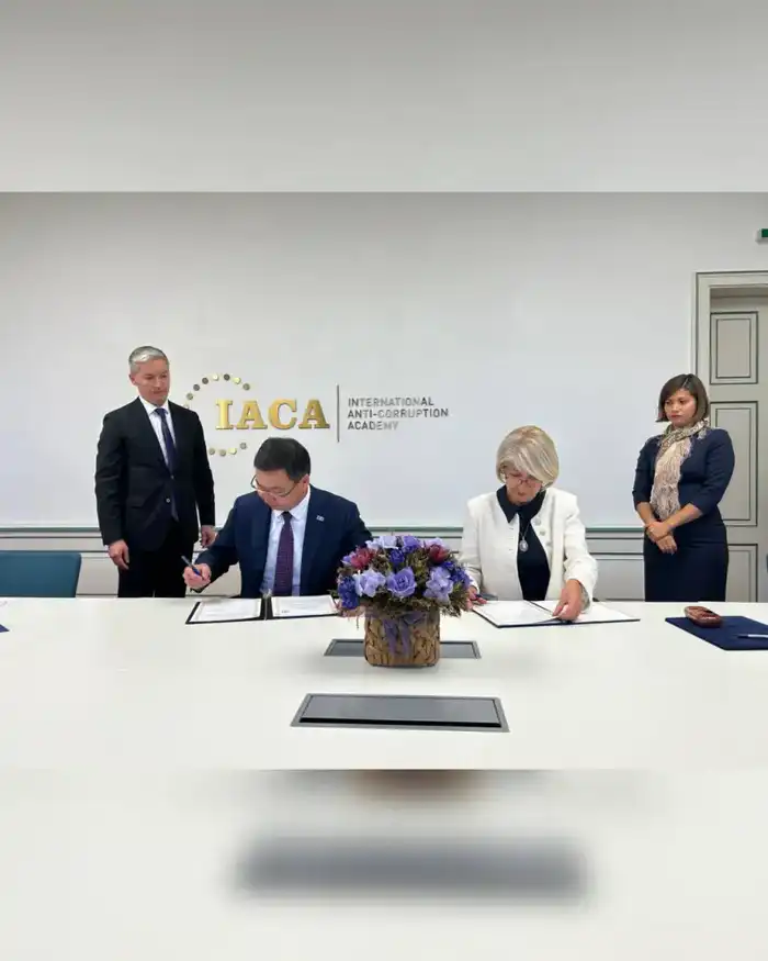 Двусторонние встречи с представителями международных организаций проведены в Вене (2)