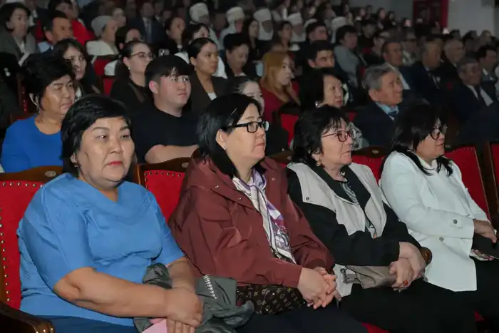 В Кызылорде показали спектакль «Абай айтқан «Еңлік-Кебек» (8)