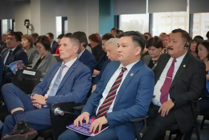 Международные эксперты обсудили перспективы интеграции искусственного интеллекта в систему высшего образования Казахстана (5)