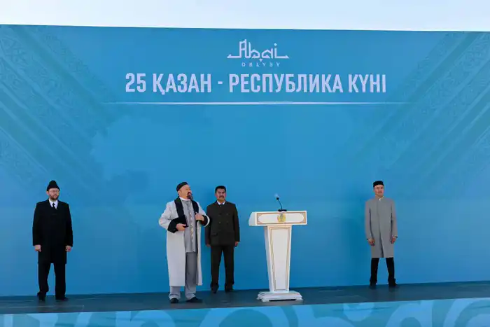 В День Республики в Семее открылся новый парк (7)