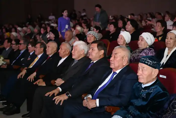 Состоялся творческий вечер заслуженного деятеля Казахстана Елены Абдыхалыковой «Сағыныш ғұмыр» (2)