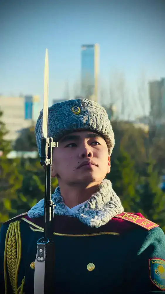 Рота почётного караула Национальной гвардии МВД РК отметила День Республики в особом формате (3)