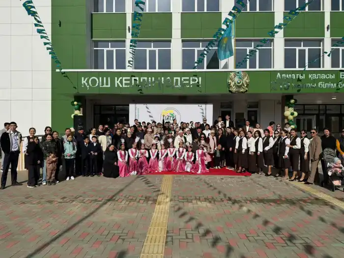 В Алматы ко Дню Республики открыли четыре новые школы (2)