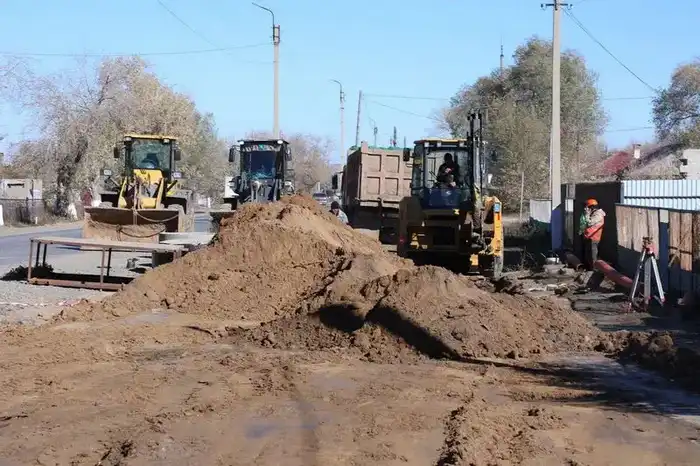 В селе Доскей Бухар-Жырауского района завершают реконструкцию канализационных сетей (2)
