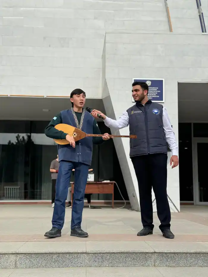 НЕБО, РАДОСТЬ И ЕДИНСТВО: ШЫМКЕНТ ОТМЕТИЛ ПРАЗДНИК В ЯРКИХ КРАСКАХ (10)