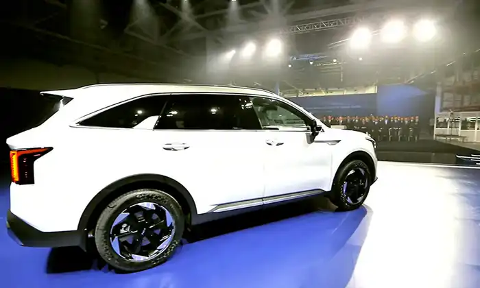 Глава государства в ходе телемоста открыл автомобильный завод KIA Qazaqstan (6)