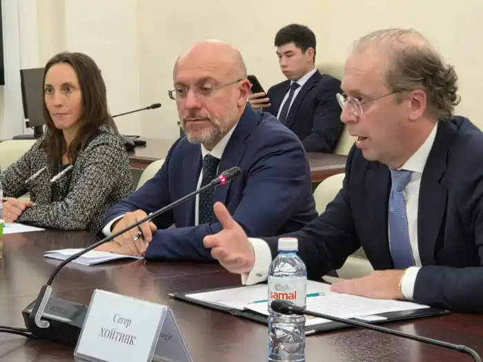 КАЗАХСТАН И ИТАЛЬЯНСКАЯ ЭНЕРГЕТИЧЕСКАЯ КОМПАНИЯ ENI РАСШИРЯЮТ СОТРУДНИЧЕСТВО В СФЕРЕ ЗДРАВООХРАНЕНИЯ (2)