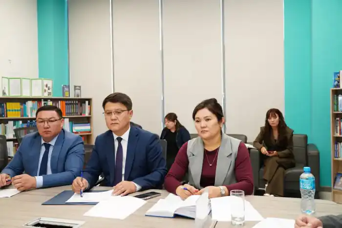 ТУРКЕСТАН: НА ЛИЧНОМ ПРИЕМЕ ОЗВУЧИЛИ ПРОБЛЕМЫ (2)