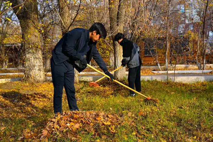 Таза Қазақстан: актюбинские экоактивисты очистили парк «Ретро» (5)