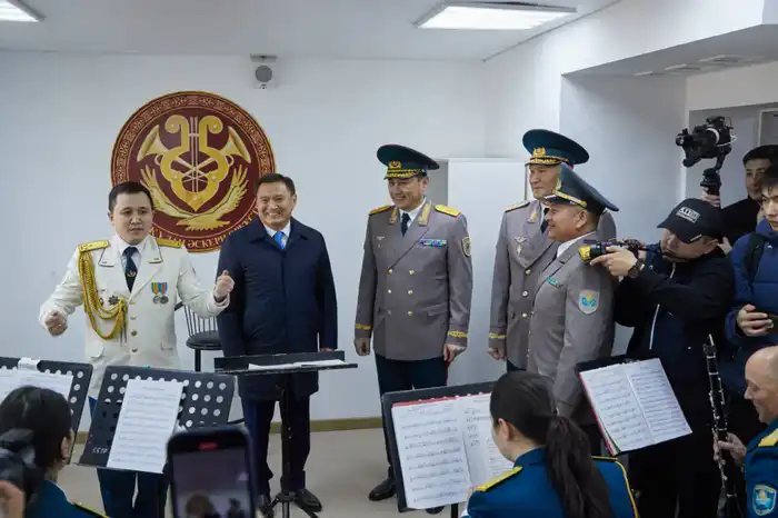 В преддверии Дня Республики в Кокшетау открылась новая казарма (2)