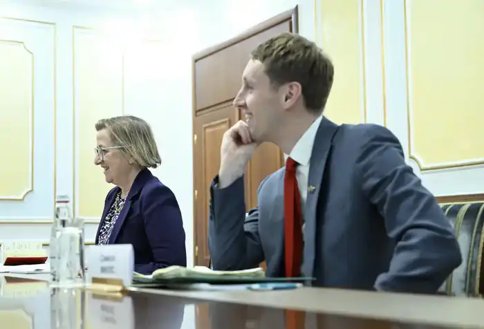 Министр иностранных дел Казахстана принял Посла Великобритании (4)