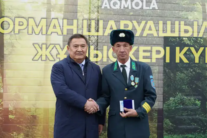 85 единиц новой спецтехники получили лесные хозяйства Акмолинской области накануне Дня Республики (7)