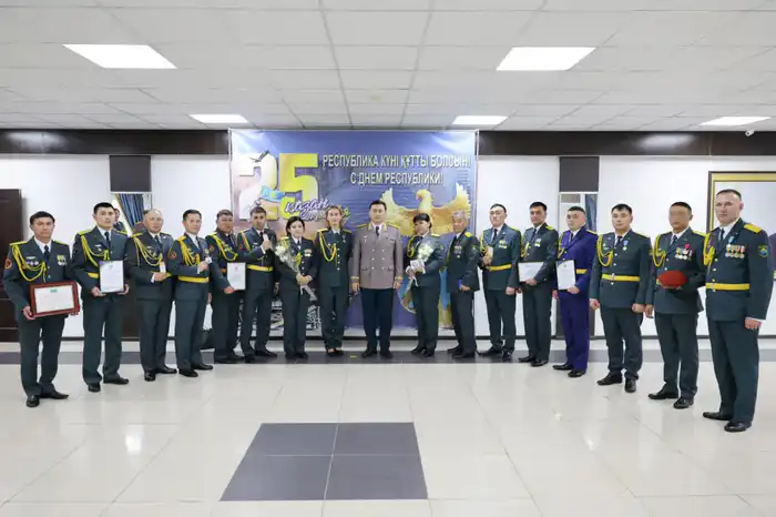 Вручены награды военнослужащим Национальной гвардии (7)