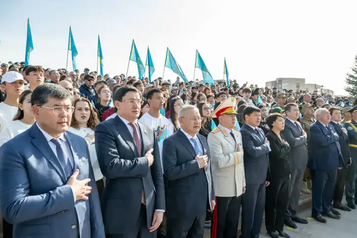 В Жетісу в честь Дня Республики состоялась церемония поднятия Государственного флага (4)