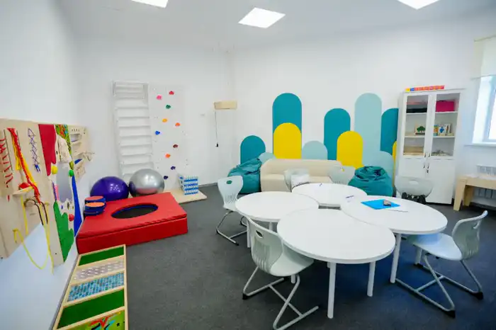 130 тысяч казахстанских детей сели за парты в обновленных школах (4)