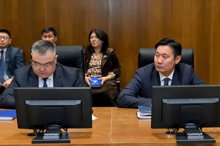 В области Абай обсудили кадровую стабильность и организацию питания в школах (6)