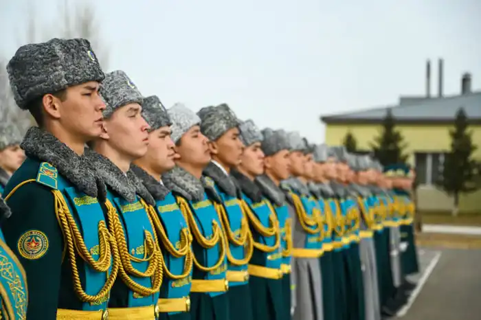 В День Республики в воинских частях прошла церемония поднятия Государственного флага (5)