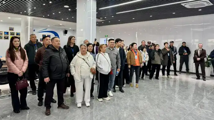 Делегация ВКО изучает опыт Китая в сфере цифровизации и передовых технологий (4)