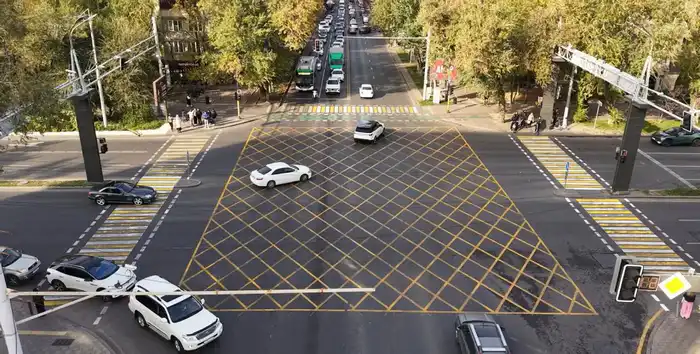 В Алматы появились «вафельные» разметки на десяти перекрестках (2)