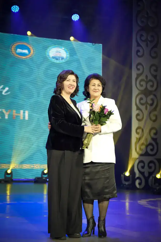 В канун Дня Республики работники сферы образования были удостоены государственных наград (9)