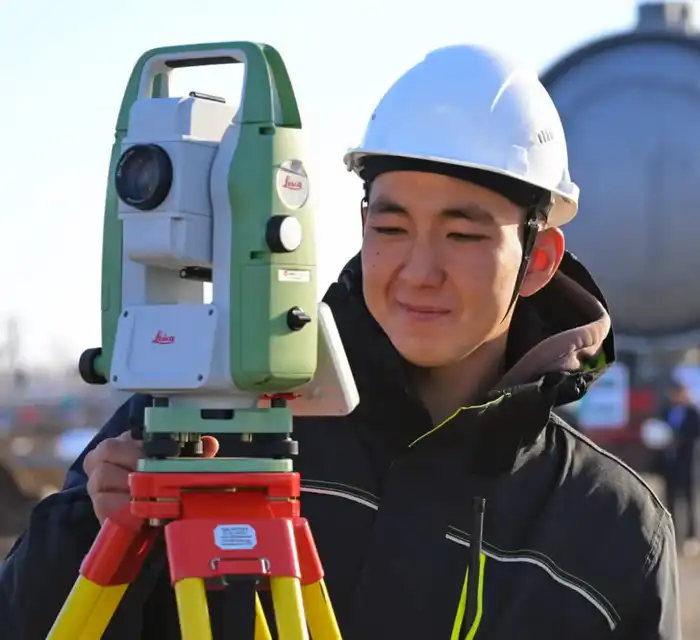 Аким области Асаин Байханов посетил строительную площадку ТОО «Ертис гидрометаллургический комбинат» (ЕГМК) на территории специальной экономической зоны «Павлодар», где ознакомился с ходом реализации одного из крупнейших и уникальных инвестиционных проектов в металлургической отрасли Казахстана (3)