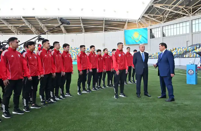 Глава государства посетил Центральный стадион в Кызылорде (5)