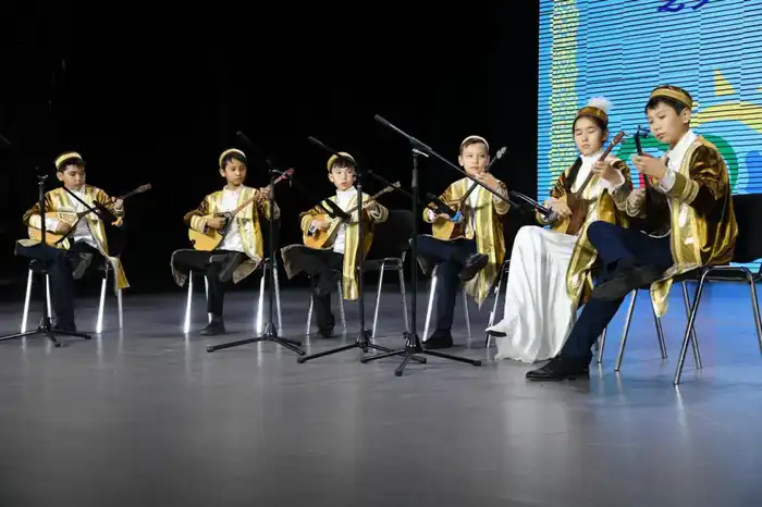 В Астане чествовали опекунов, подаривших детям возможность воспитываться в семье (3)