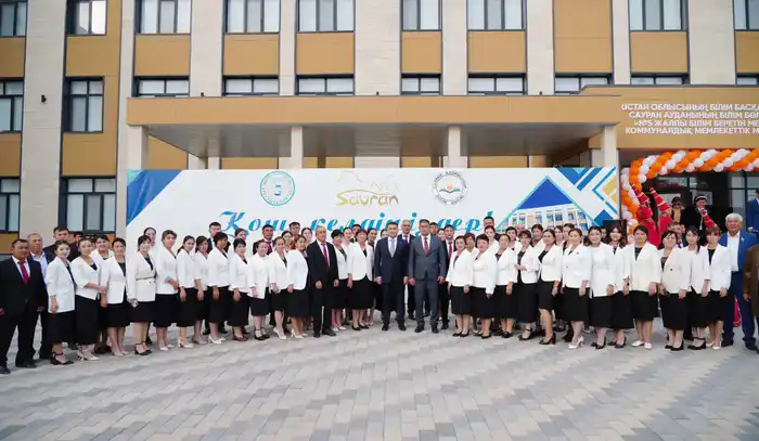 В ЧЕСТЬ ДНЯ РЕСПУБЛИКИ В ТУРКЕСТАНСКОЙ ОБЛАСТИ ОТКРЫЛАСЬ ЕЩЁ ОДНА ШКОЛА (10)