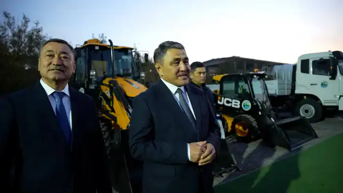 Новую спецтехнику получили водники Алматинской области накануне Дня Республики (7)