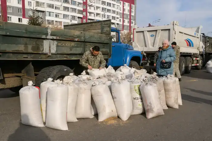 В областном центре прошла традиционная сельскохозяйственная ярмарка ко Дню Республики (7)