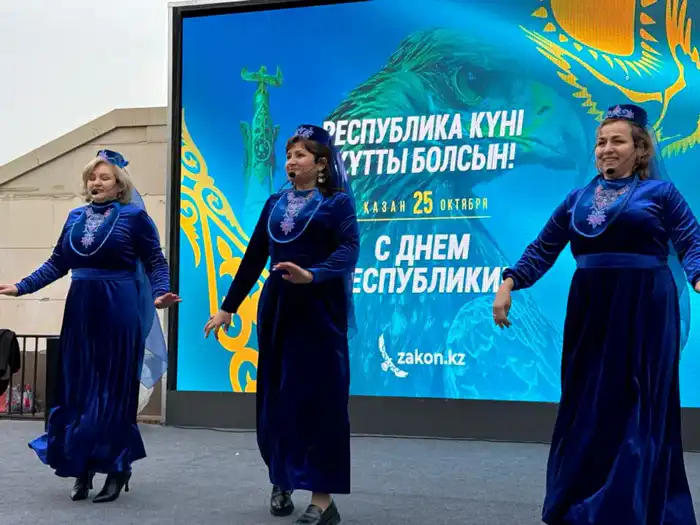 В честь Дня Республики в районе «Сарыарка» Астаны прошел праздничный флешмоб (7)