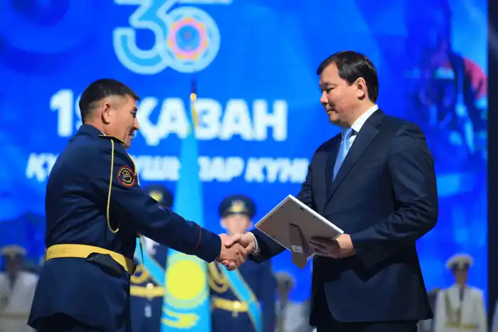 В Актобе прошла торжественная церемония, посвященная 30-летию службы по чрезвычайным ситуациям (6)