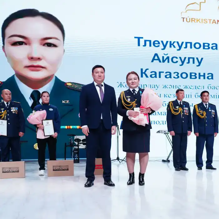 ТУРКЕСТАН: В ЧЕСТЬ 30-ЛЕТИЯ СЛУЖБЫ ПО ЧРЕЗВЫЧАЙНЫМ СИТУАЦИЯМ ЧЕСТВОВАЛИ СПАСАТЕЛЕЙ (5)