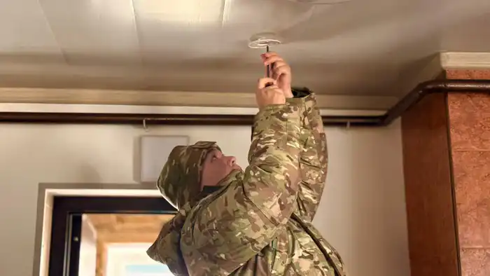 В области Жетісу свыше 2 тысяч датчиков устанавливают в домах социально уязвимых семей (7)