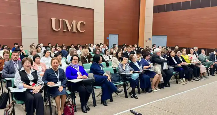 В АСТАНЕ НАГРАДИЛИ ВЕТЕРАНОВ СЛУЖБЫ РОДОВСПОМОЖЕНИЯ (6)