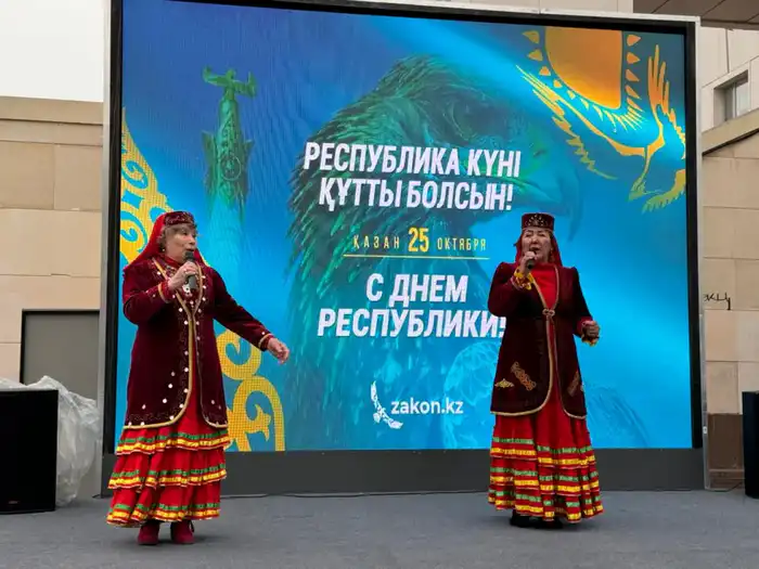 В честь Дня Республики в районе «Сарыарка» Астаны прошел праздничный флешмоб (3)