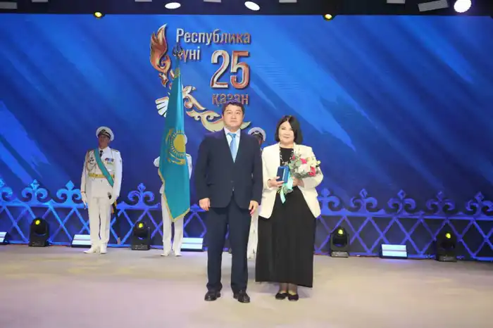 В Мангистау ко Дню Республики прошло торжественное мероприятие (5)