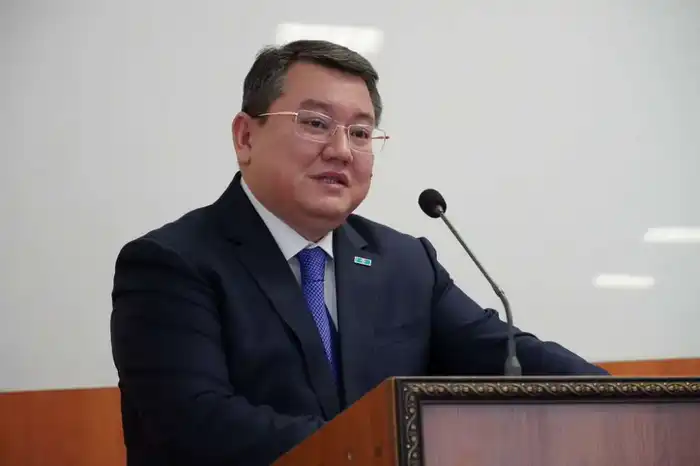 В Аккольском районе состоялась встреча по разъяснению стратегических задач, обозначенных в Послании Президента (4)