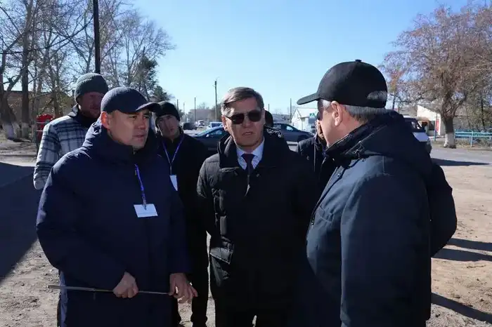 В селе Доскей Бухар-Жырауского района завершают реконструкцию канализационных сетей (4)