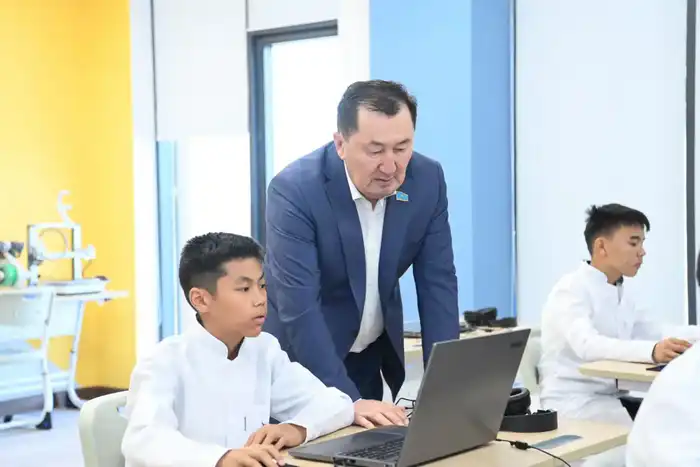 Глава региона представил делегации Абайской области новые объекты (7)