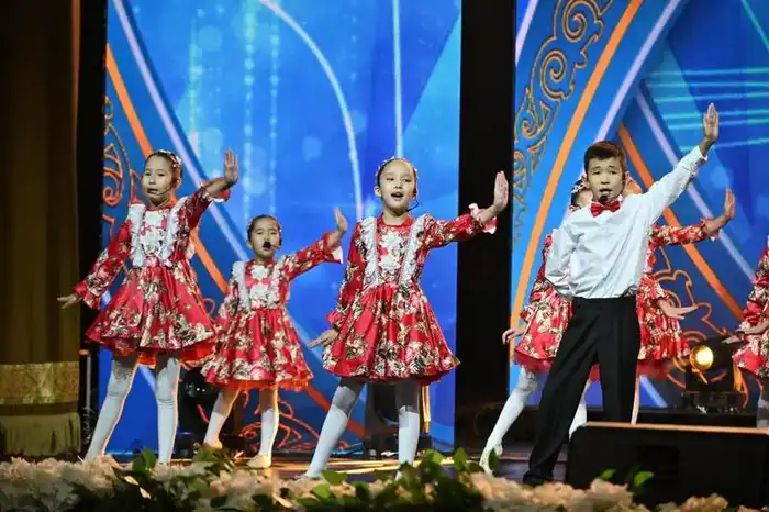 «Мерейлі отбасы – 2025»: В Астане наградили 20 образцовых семей Казахстана (6)