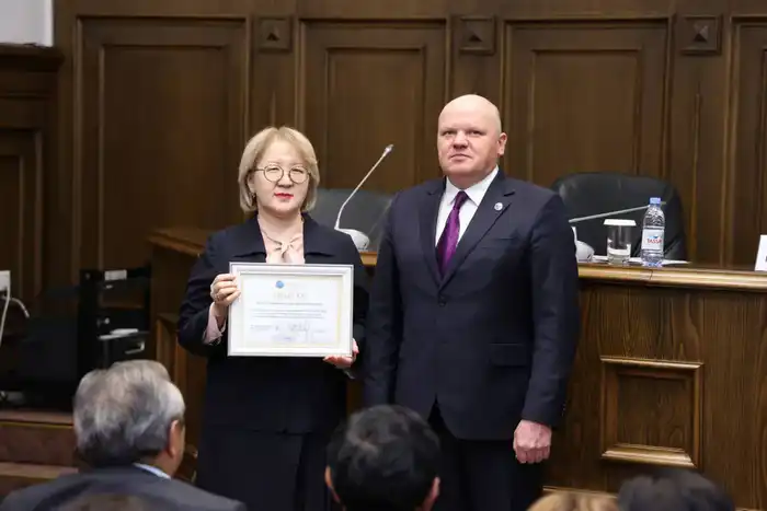 В Академии правосудия при Высшем Судебном Совете Республики Казахстан впервые состоялись курсы переподготовки для председателей районных судов всех регионов страны (4)