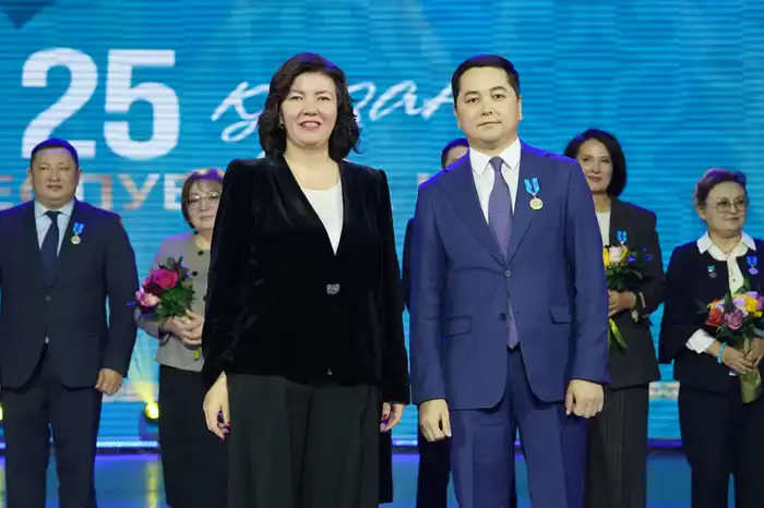 В канун Дня Республики работники сферы образования были удостоены государственных наград (3)